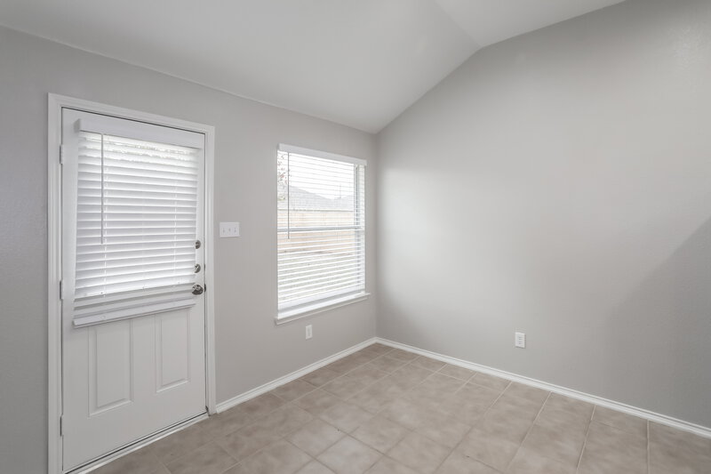 2,410/Mo, 3513 Northpointe Dr Denton, TX 76207 Living Room View 3