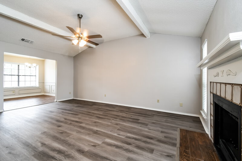 2,084/Mo, 6210 Minuteman Ln Arlington, TX 76002 Living Room View