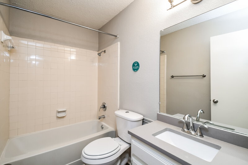 2,084/Mo, 6210 Minuteman Ln Arlington, TX 76002 Bathroom View