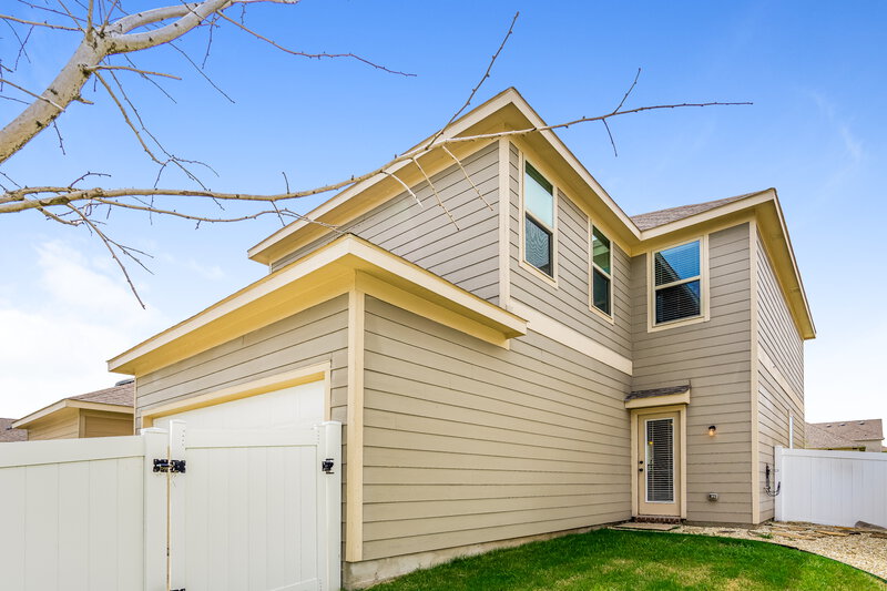2,510/Mo, 1041 Marietta Ln Aubrey, TX 76227 Rear View