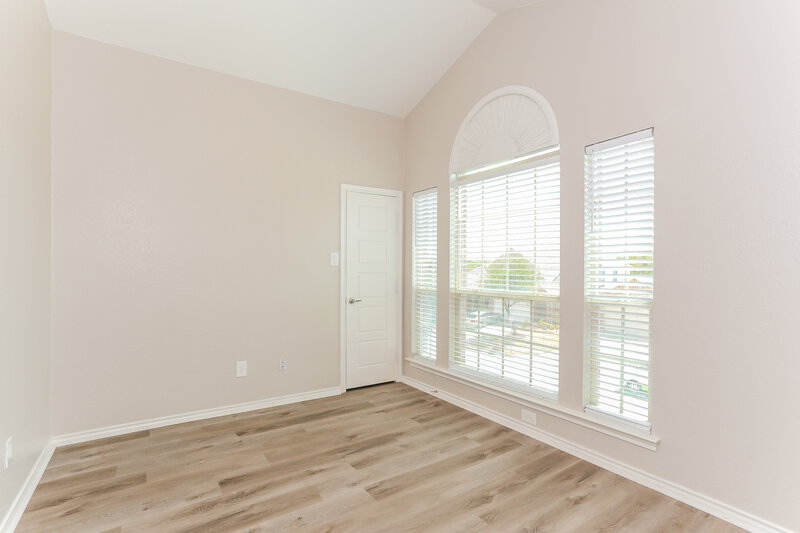 2,585/Mo, 1032 Sunderland Ln Fort Worth, TX 76134 Bedroom View 2