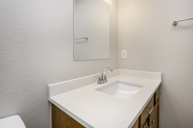 2,310/Mo, 7216 Lindentree Ln Fort Worth, TX 76137 Bathroom View