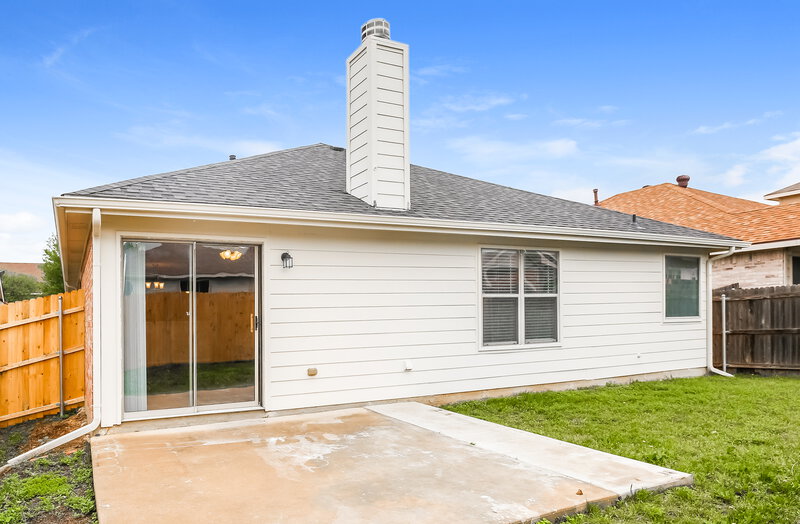 2,310/Mo, 7216 Lindentree Ln Fort Worth, TX 76137 Rear View