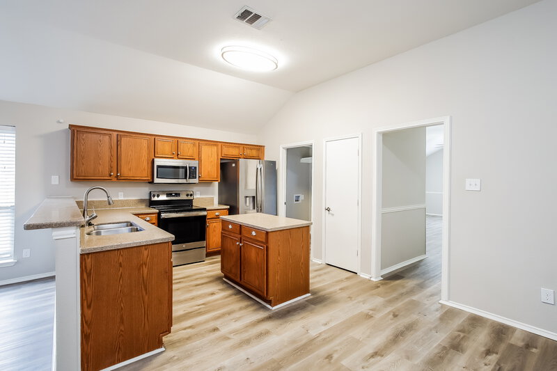 1,905/Mo, 817 Mackenzi Dr Royse City, TX 75189 Kitchen View 2
