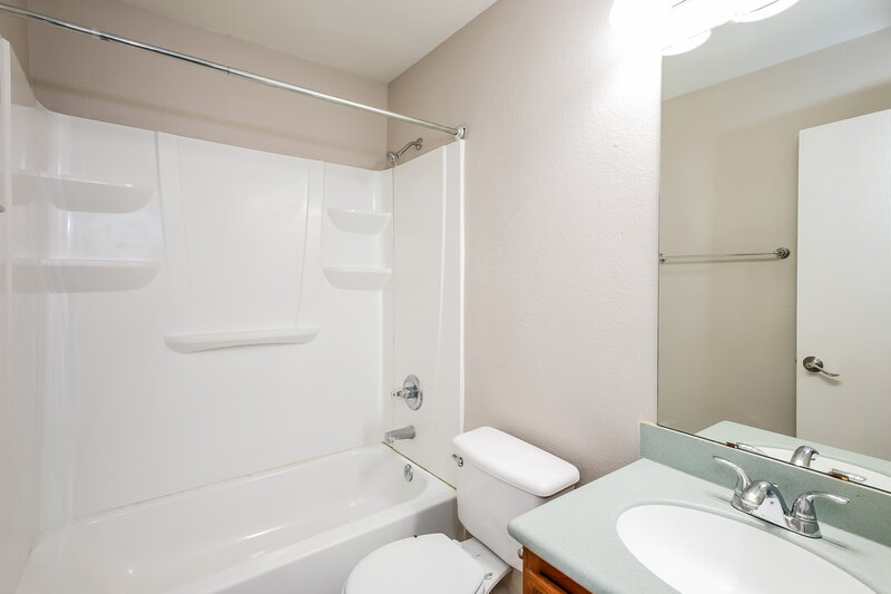 1,905/Mo, 817 Mackenzi Dr Royse City, TX 75189 Bathroom View