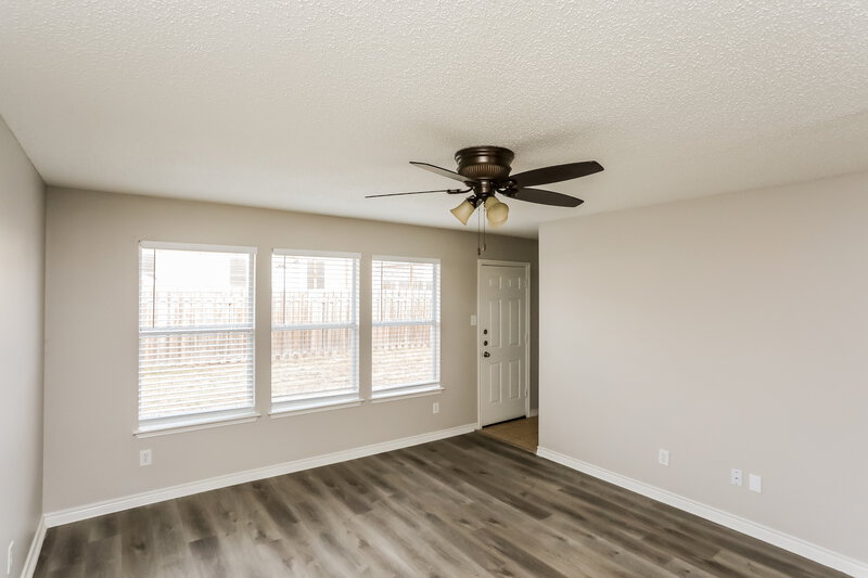 1,610/Mo, 1009 Chelsea Ln Forney, TX 75126 Living Room View