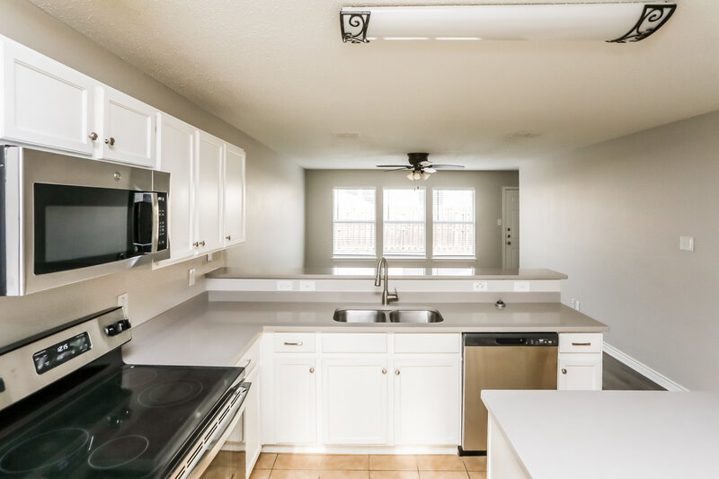 1,610/Mo, 1009 Chelsea Ln Forney, TX 75126 Kitchen View