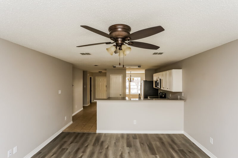 1,610/Mo, 1009 Chelsea Ln Forney, TX 75126 Kitchen View 2