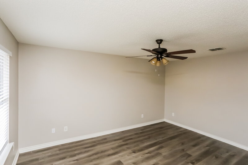 1,610/Mo, 1009 Chelsea Ln Forney, TX 75126 Main Bedroom View