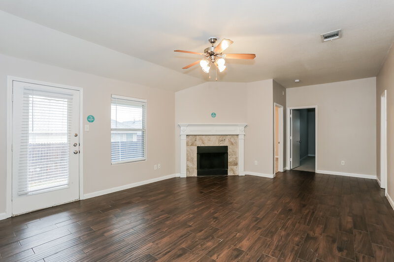 2,860/Mo, 1106 Remington Ranch Rd Mansfield, TX 76063 Living Room View 2