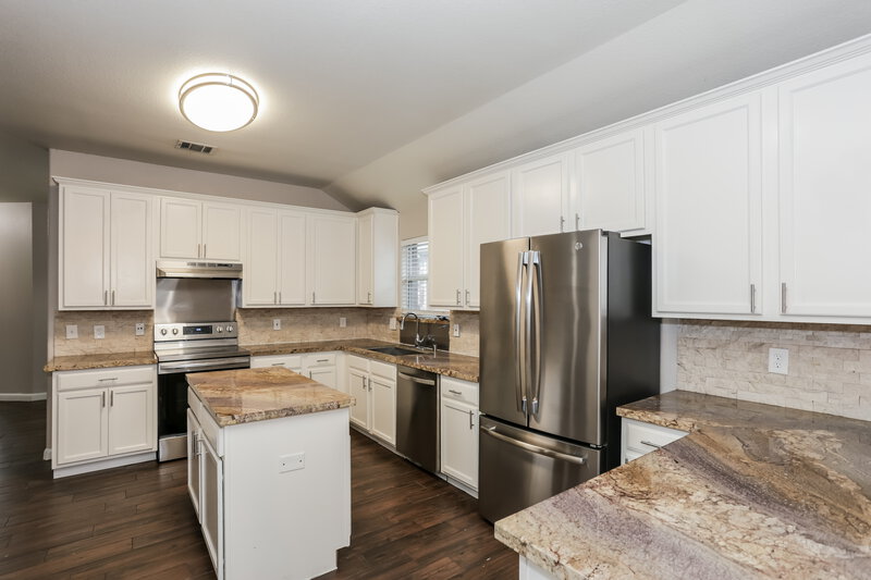 2,860/Mo, 1106 Remington Ranch Rd Mansfield, TX 76063 Kitchen View