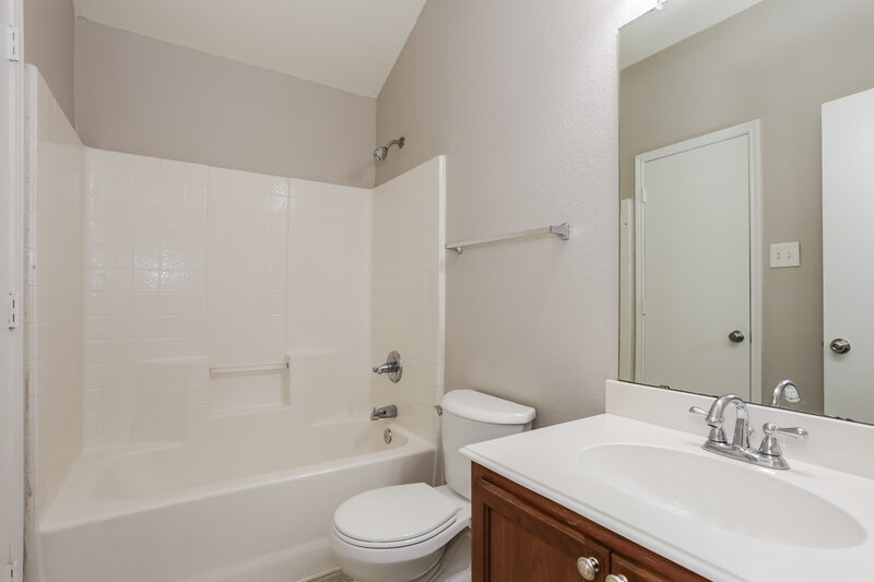 2,860/Mo, 1106 Remington Ranch Rd Mansfield, TX 76063 Bathroom View