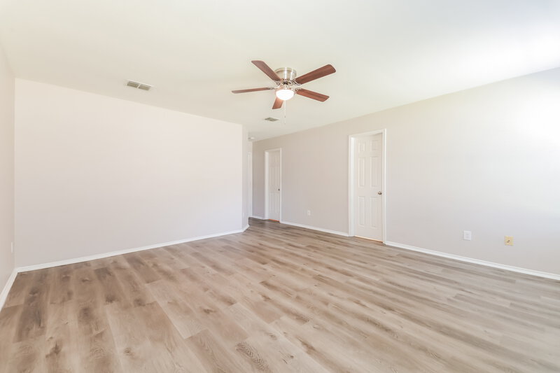 1,645/Mo, 527 Indian Paintbrush Fate, TX 75087 Main Bedroom View 2