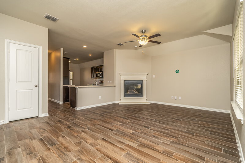 2,390/Mo, 914 Evergreen St Princeton, TX 75407 Living Room View