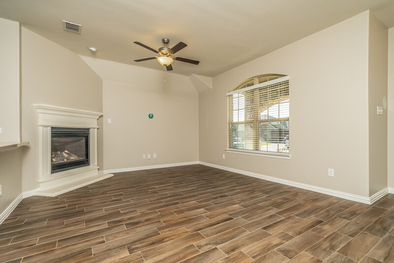 2,390/Mo, 914 Evergreen St Princeton, TX 75407 Living Room View 2