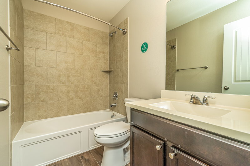 2,390/Mo, 914 Evergreen St Princeton, TX 75407 Bathroom View