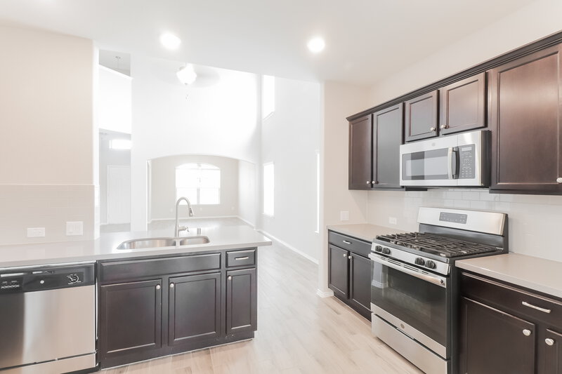 2,645/Mo, 1565 Acmite Ave Cross Roads, TX 76227 Kitchen View