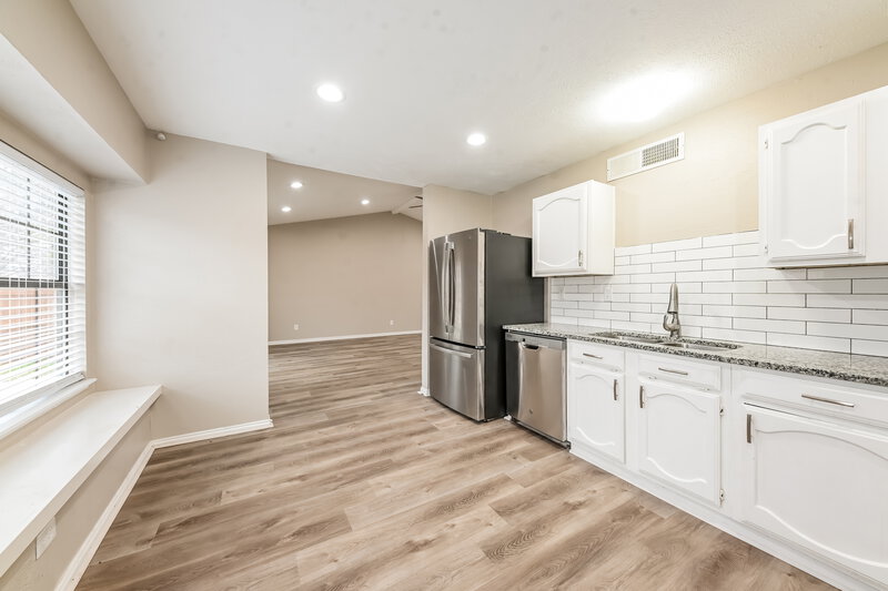 1,970/Mo, 6967 Wildbriar Ct W Fort Worth, TX 76120 Kitchen View 3