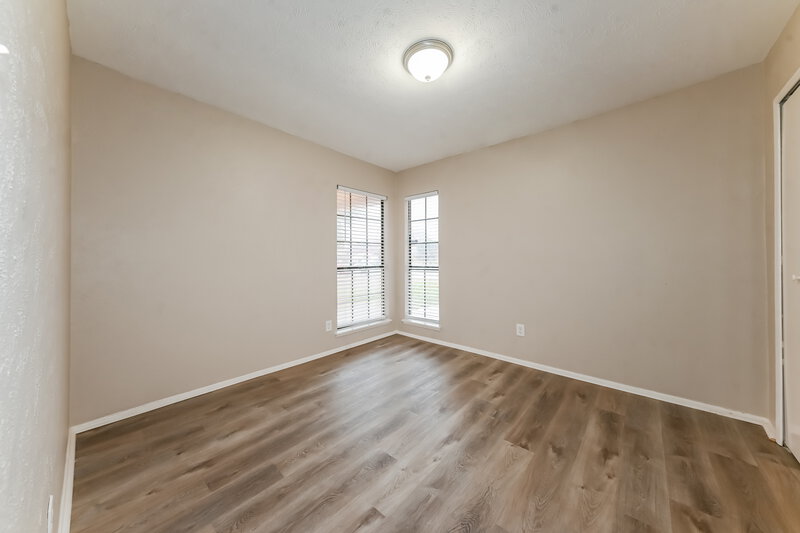 1,970/Mo, 6967 Wildbriar Ct W Fort Worth, TX 76120 Bedroom View 2