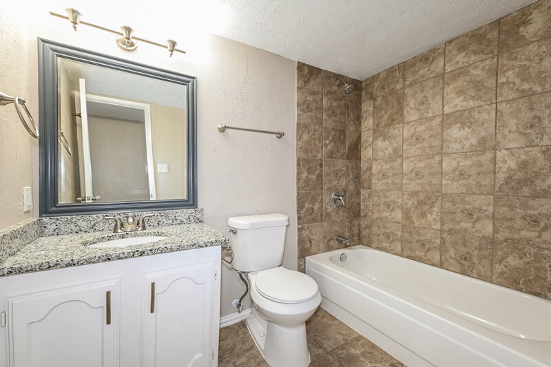 1,970/Mo, 6967 Wildbriar Ct W Fort Worth, TX 76120 Bathroom View