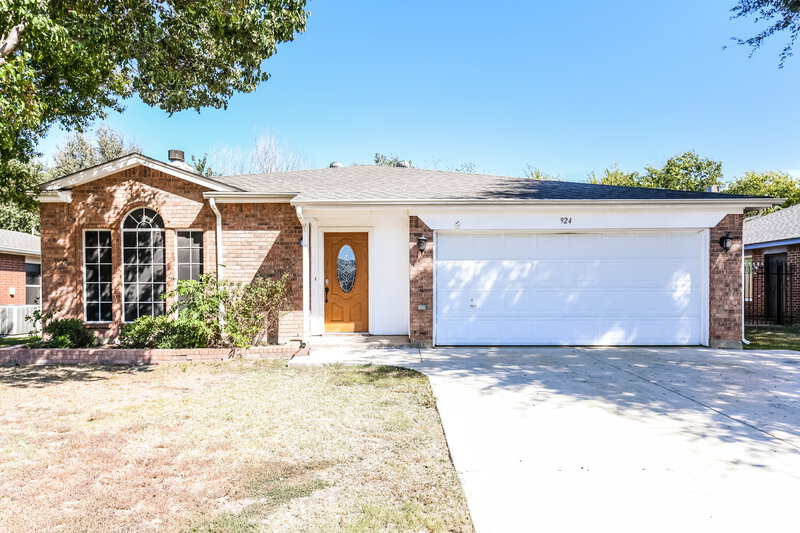 2,175/Mo, 924 Wrigley Way Saginaw, TX 76179 External View