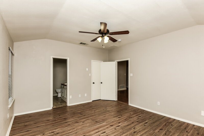 2,175/Mo, 924 Wrigley Way Saginaw, TX 76179 Main Bedroom View