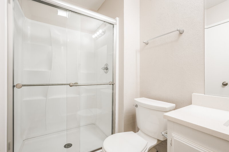 1,990/Mo, 4209 Campion Ln Fort Worth, TX 76137 Main Bathroom View 2