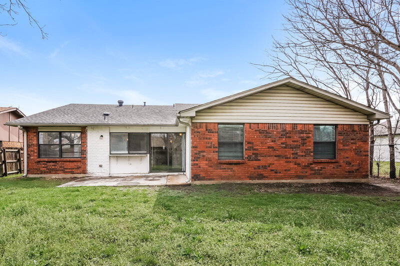 1,990/Mo, 4209 Campion Ln Fort Worth, TX 76137 Rear View