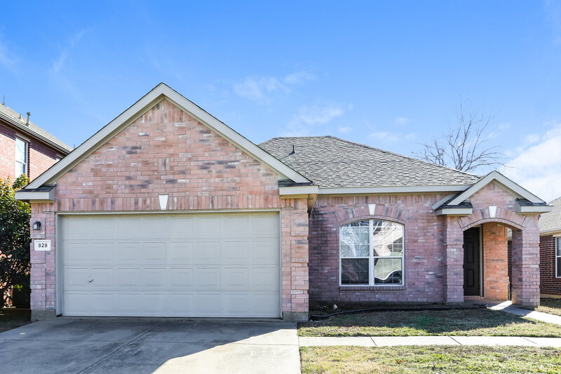2,250/Mo, 828 Simi Dr Arlington, TX 76001 Front View