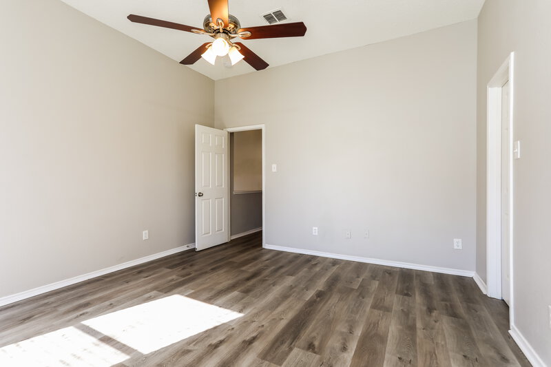 2,250/Mo, 828 Simi Dr Arlington, TX 76001 Main Bedroom View 2