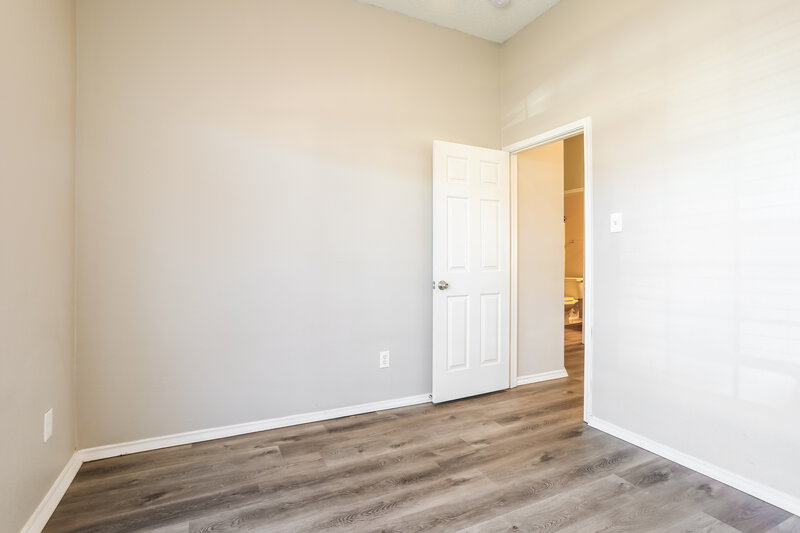2,250/Mo, 828 Simi Dr Arlington, TX 76001 Bedroom View