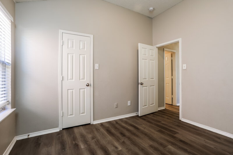 2,250/Mo, 828 Simi Dr Arlington, TX 76001 Bedroom View 2