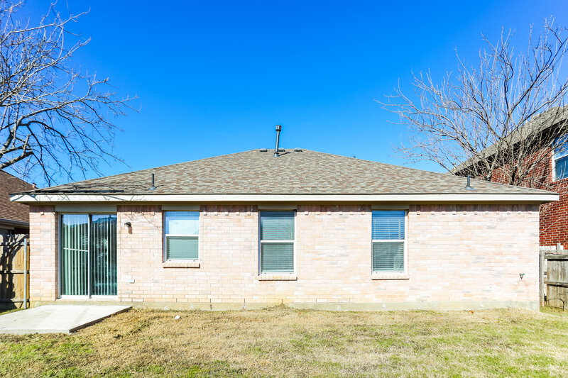 2,250/Mo, 828 Simi Dr Arlington, TX 76001 Rear View
