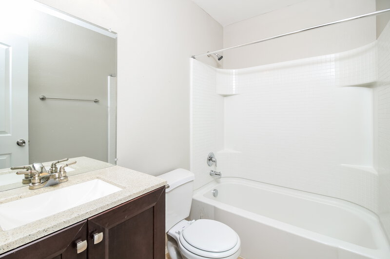 0/Mo, 9916 Boston Harbor Dr Providence Village, TX 76227 Main Bathroom View