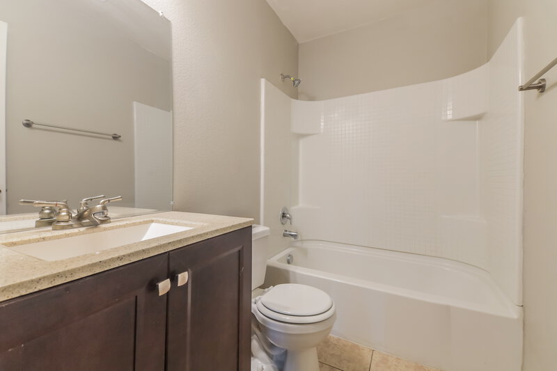 2,260/Mo, 9916 Boston Harbor Dr Providence Village, TX 76227 Bathroom View