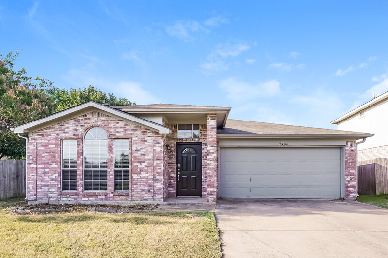 2,015/Mo, 7900 Flowertree Ct Fort Worth, TX 76137 External View
