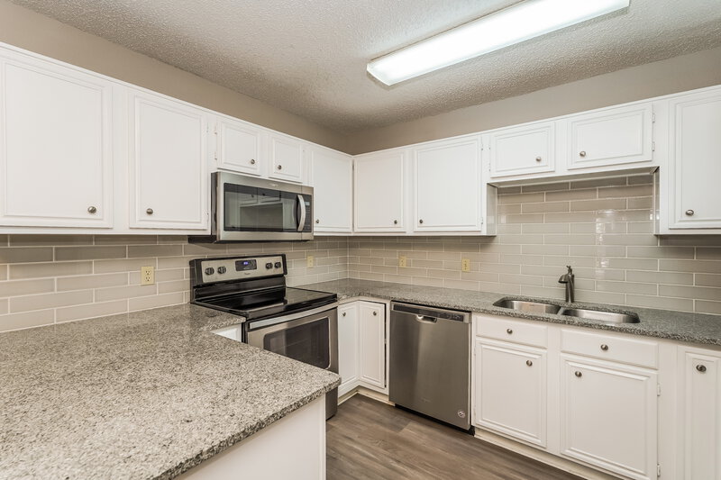 2,015/Mo, 7900 Flowertree Ct Fort Worth, TX 76137 Kitchen View