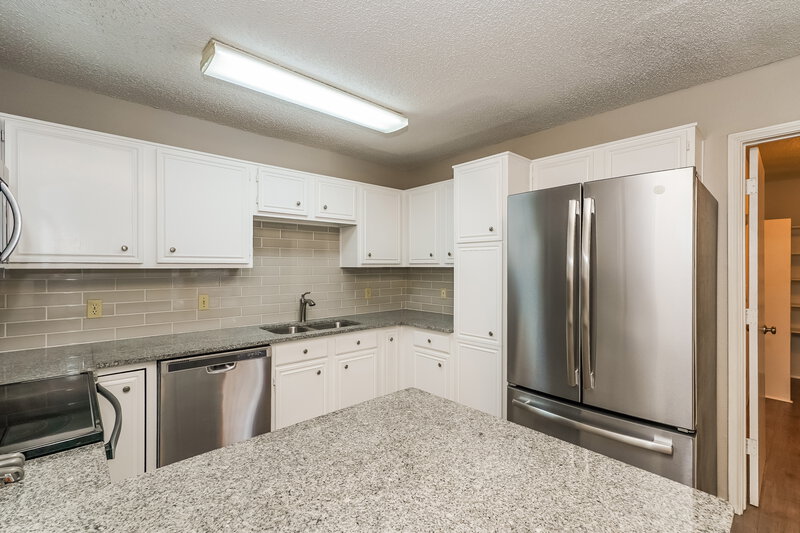 2,015/Mo, 7900 Flowertree Ct Fort Worth, TX 76137 Kitchen View 2