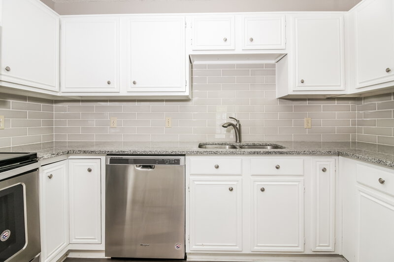 2,180/Mo, 7900 Flowertree Ct Fort Worth, TX 76137 Kitchen View