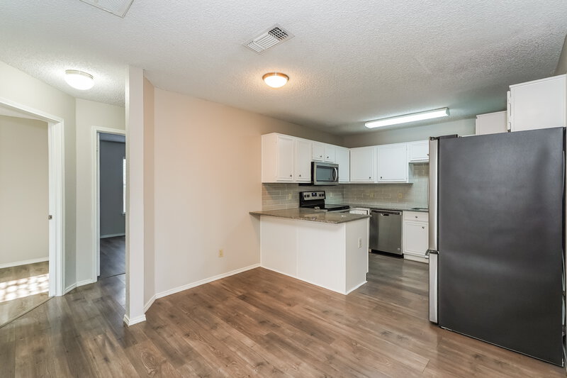 2,015/Mo, 7900 Flowertree Ct Fort Worth, TX 76137 Kitchen View 3