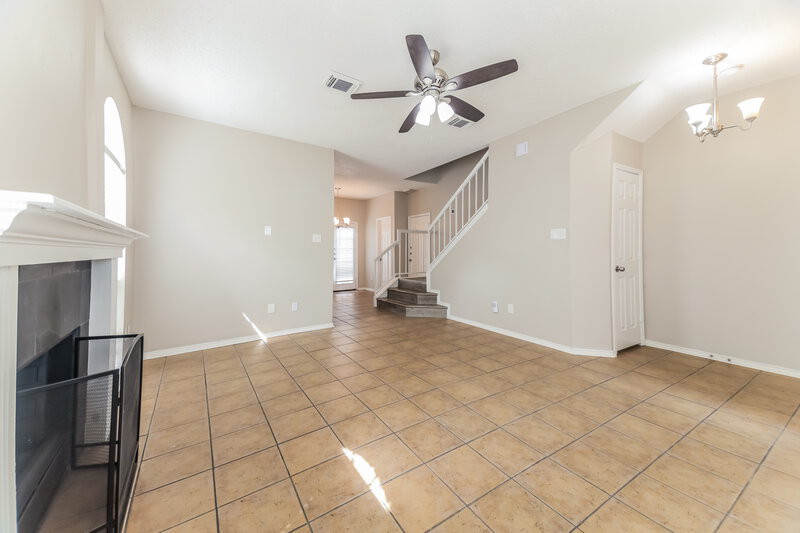 2,405/Mo, 1505 Collin Dr Allen, TX 75002 Living Room View 2