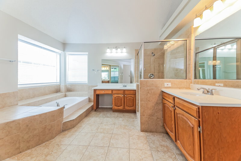 2,405/Mo, 1505 Collin Dr Allen, TX 75002 Main Bathroom View