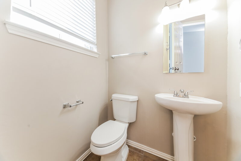 2,405/Mo, 1505 Collin Dr Allen, TX 75002 Bathroom View 2