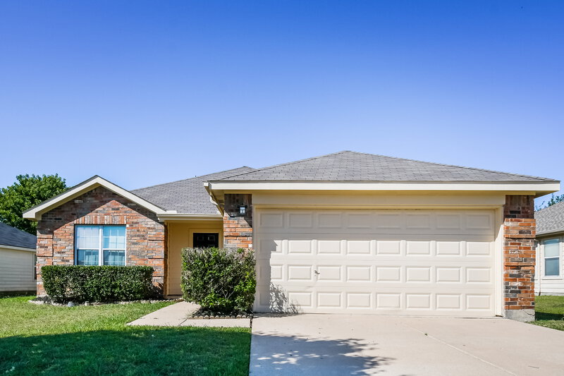 2,005/Mo, 1007 Stockton Dr Burleson, TX 76028 External View