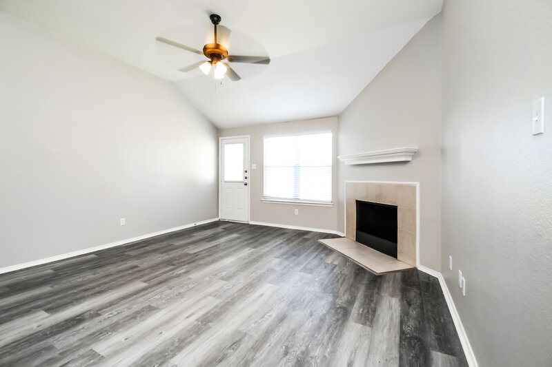2,005/Mo, 1007 Stockton Dr Burleson, TX 76028 Living Room View