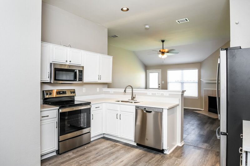 2,005/Mo, 1007 Stockton Dr Burleson, TX 76028 Kitchen View