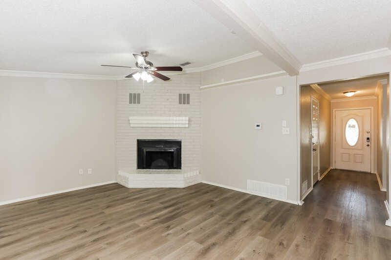 2,030/Mo, 3807 Kippers Ct Arlington, TX 76016 Living Room View 3