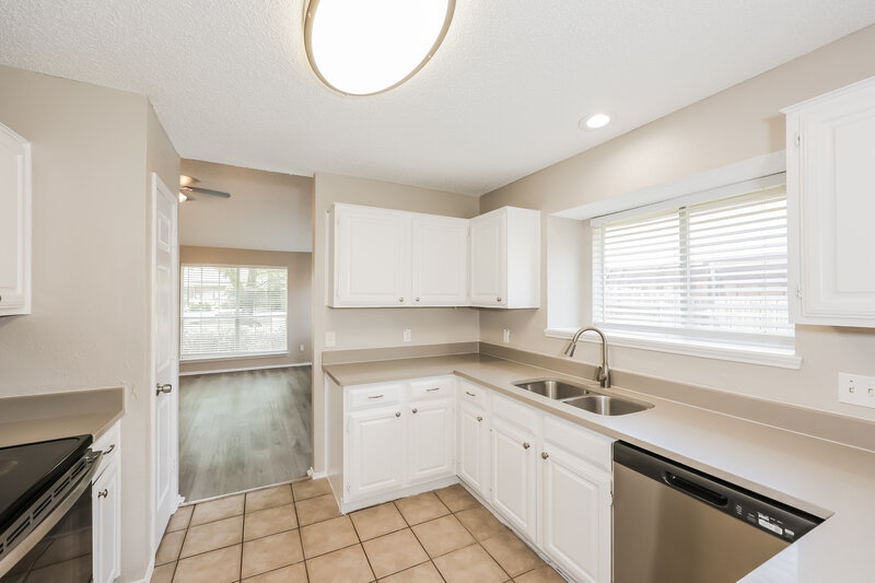 2,635/Mo, 1402 Samuel St Cedar Hill, TX 75104 Kitchen View 2