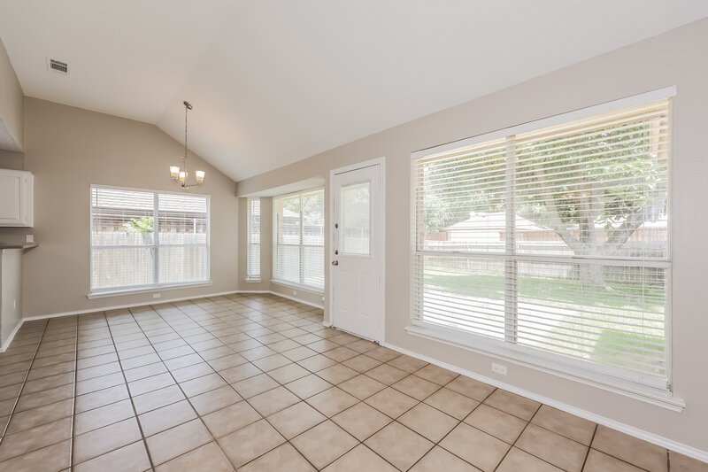 2,635/Mo, 1402 Samuel St Cedar Hill, TX 75104 Family Room View