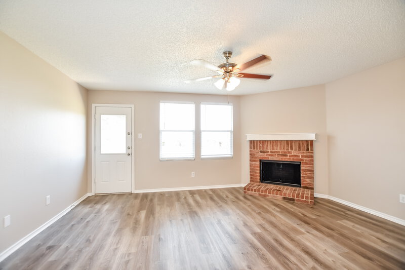 2,190/Mo, 1229 Junction Run Mesquite, TX 75181 Living Room View